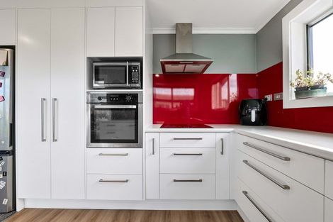 Photo of property in 100 Pembroke Road West, Pembroke, Stratford, 4332