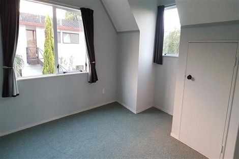 Photo of property in 1/6 Sandgate Avenue, Botany Downs, Auckland, 2010