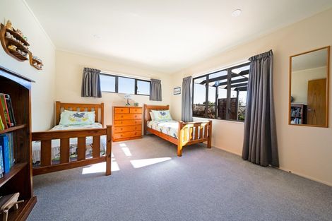 Photo of property in 16 Harris Place, Ngatea, 3503