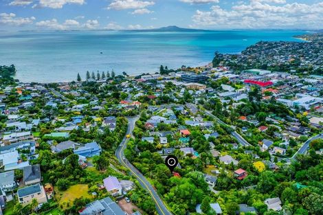 Photo of property in 12 Carlisle Road, Browns Bay, Auckland, 0630