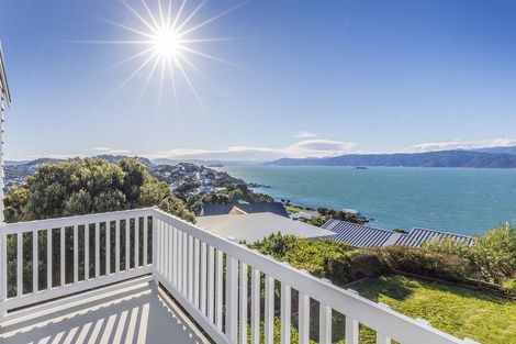 Photo of property in 124 Seatoun Heights Road, Seatoun, Wellington, 6022