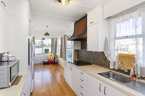 Photo of property in 61 Martin Road, Paraparaumu Beach, Paraparaumu, 5032