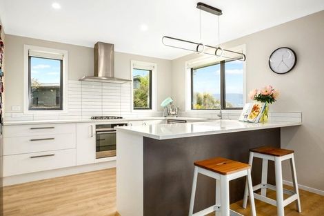 Photo of property in 13 Cosgrove Rise, Riverstone Terraces, Upper Hutt, 5018