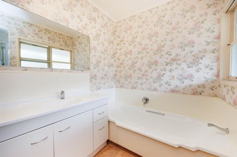 Photo of property in 37 Follett Street, Marton, 4710