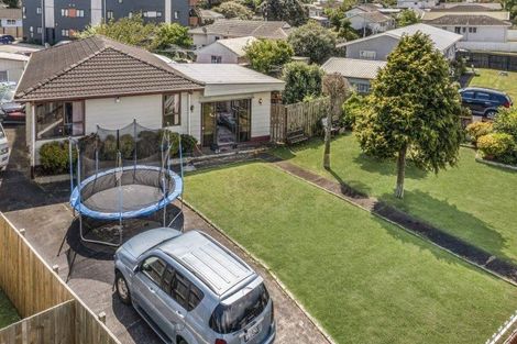 Photo of property in 3 Poutini Place, Manurewa, Auckland, 2102