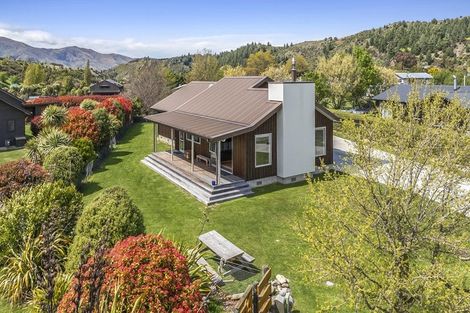 Photo of property in 1 Criffel Place, Luggate, Cromwell, 9383