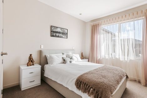 Photo of property in 92 Tuihana Drive, Papamoa Beach, Papamoa, 3118