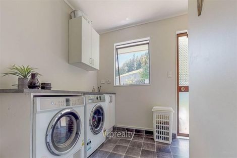 Photo of property in 62 Mountain Road, Western Heights, Rotorua, 3015