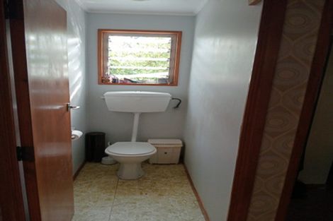 Photo of property in 82 Howard Road, Orere Point, Papakura, 2585