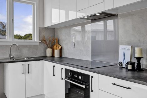 Photo of property in 35 Gladstone Street, Hawera, 4610