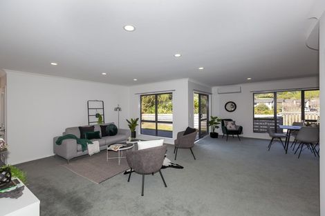 Photo of property in 6 Cascade Way, Paraparaumu, 5032