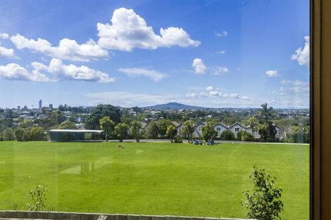 Photo of property in 3/23a Gladstone Road, Northcote, Auckland, 0627