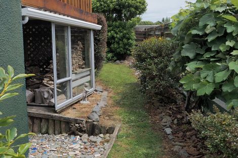 Photo of property in 31 Hicks Close, Whitby, Porirua, 5024