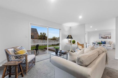 Photo of property in 5 Gilders Grove, Heathcote Valley, Christchurch, 8022