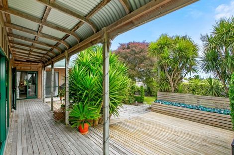 Photo of property in 128 Wairau Road, Oakura, 4314