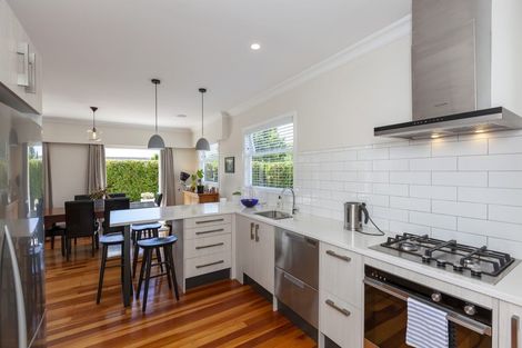 Photo of property in 14 Leybourne Avenue, Waikanae, 5036