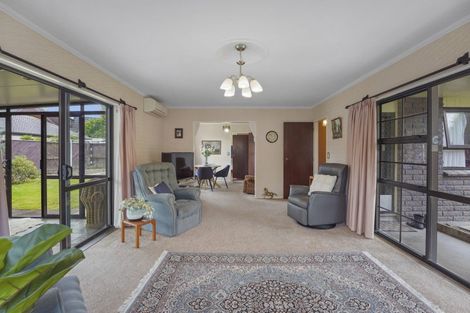 Photo of property in 35 Waddington Drive, Naenae, Lower Hutt, 5011
