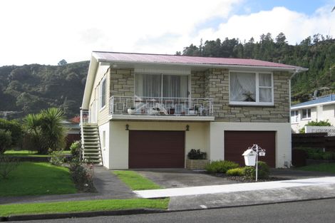 Photo of property in 6 Helvetia Grove, Naenae, Lower Hutt, 5011