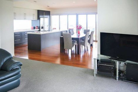 Photo of property in 4 Ravello Rise, Flat Bush, Auckland, 2019