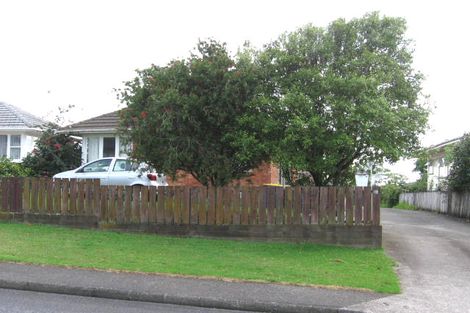 Photo of property in 2/48 Vera Road, Te Atatu South, Auckland, 0610