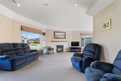 Photo of property in 32 Ashview Place, Rangiora, 7400