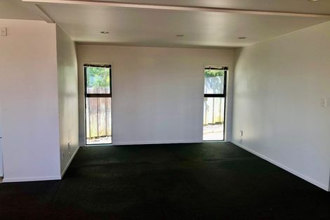 Photo of property in 2/7 Carl Place, Unsworth Heights, Auckland, 0632