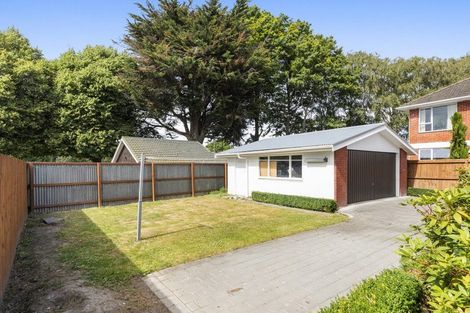 Photo of property in 17 Newbridge Place, Ilam, Christchurch, 8041