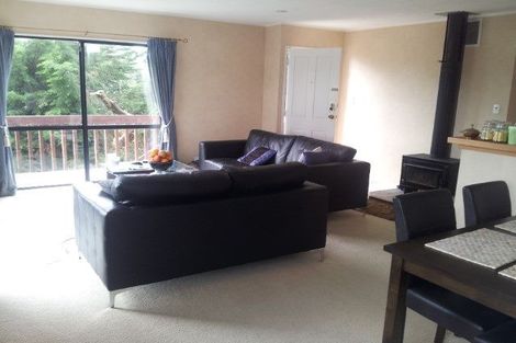 Photo of property in 3/75 Stanley Road, Glenfield, Auckland, 0629