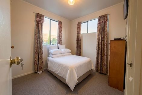 Photo of property in 17 Faram Place, Massey, Auckland, 0614