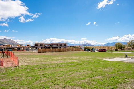 Photo of property in 4 Raspberry Close, Wanaka, 9382