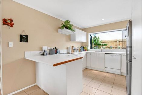 Photo of property in 17 Glenpark Place, Favona, Auckland, 2024