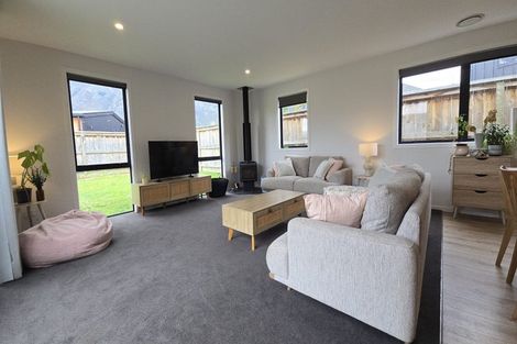 Photo of property in 33 Drysdale Road, Jacks Point, 9371