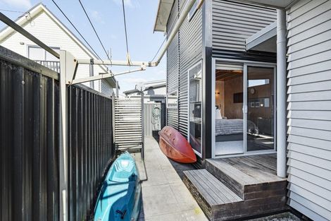 Photo of property in 29 Third Avenue, Urenui, 4377