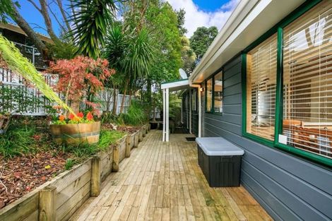 Photo of property in 2/42 Woodlands Crescent, Browns Bay, Auckland, 0630