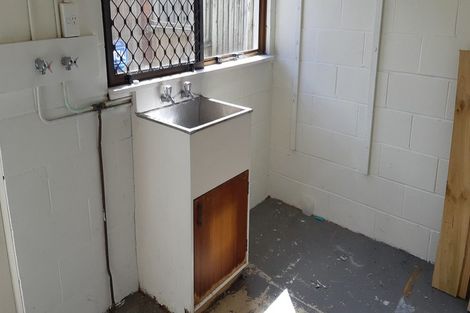 Photo of property in 3/84 Pupuke Road, Hillcrest, Auckland, 0627