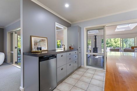Photo of property in 33 Royal Oak Drive, Kelvin Grove, Palmerston North, 4414