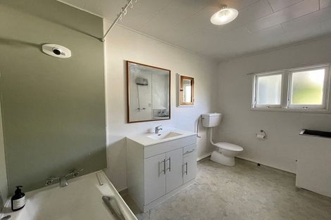 Photo of property in 3 Woodford Way, Crofton Downs, Wellington, 6035