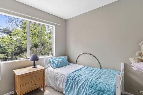 Photo of property in 21a Pavola Grove, Glenfield, Auckland, 0629