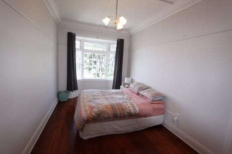 Photo of property in 2/136 Evans Bay Parade, Roseneath, Wellington, 6021