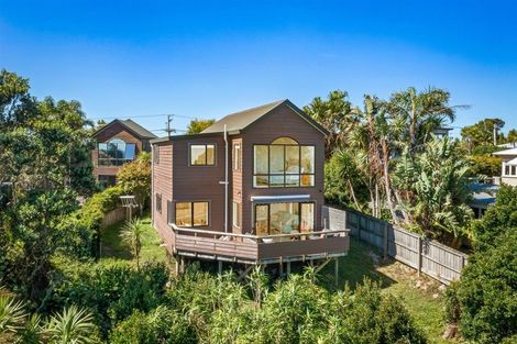 Photo of property in 2/60 Rangatira Road, Beach Haven, Auckland, 0626