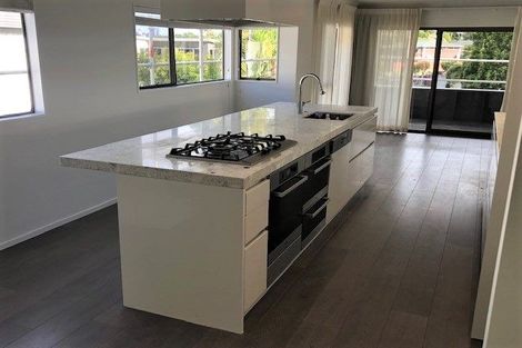 Photo of property in 7 Puawai Place, Northcote, Auckland, 0627