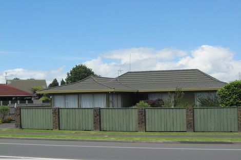 Photo of property in 45 Great South Road, Takanini, 2112