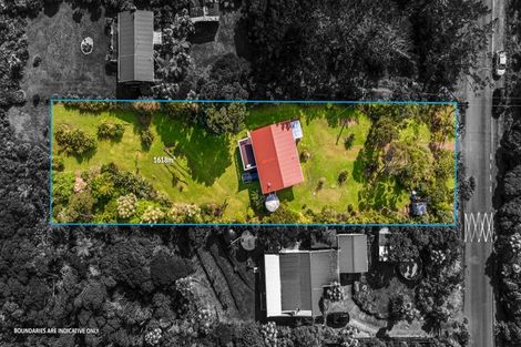 Photo of property in 13 Te Ahuahu Road, Piha, New Lynn, 0772