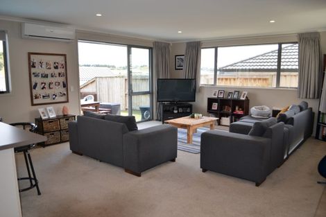 Photo of property in 16 Rochfort Crescent, Pyes Pa, Tauranga, 3112