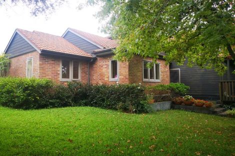 Photo of property in 16 Apihai Street, Orakei, Auckland, 1071