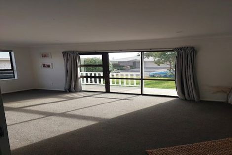 Photo of property in 8 Homewood Avenue, Levin, 5510