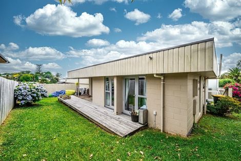 Photo of property in 1-2/19 Pegler Drive, Howick, Auckland, 2014