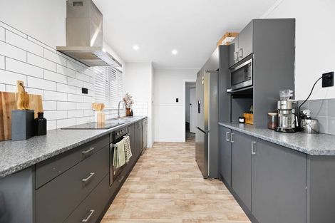 Photo of property in 6 Barrie Crescent, Silverdale, Hamilton, 3216