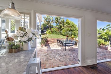 Photo of property in 8 Cheltenham Road, Devonport, Auckland, 0624