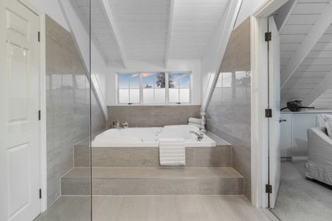 Photo of property in 7 Dene Court Lane, Greenhithe, Auckland, 0632